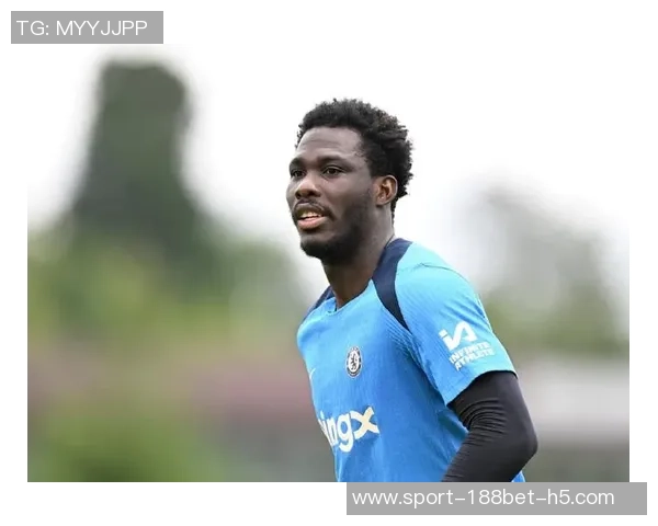 大卫福法纳再次因无证驾驶被罚款440英镑并扣6分