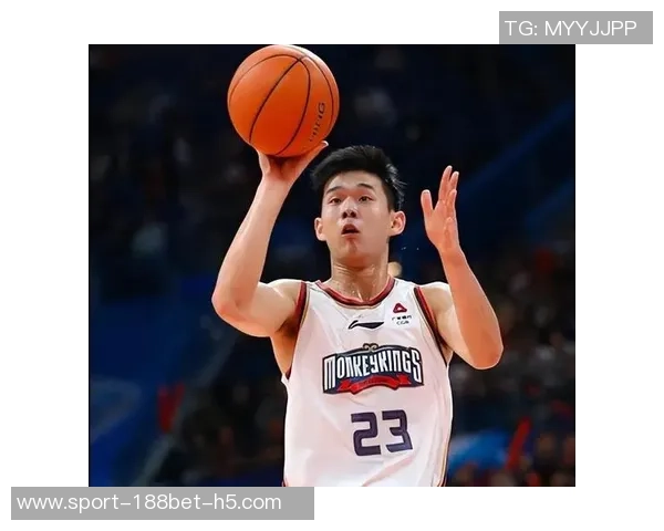 林葳在比赛中果断出手无球阶段表现相对较少 林葳在比赛中果断出手无球阶段表现相对较少