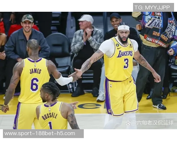 湖人客场表现强劲本赛季14胜仅次于掘金和雷霆即将迎来7连客挑战 湖人客场表现强劲本赛季14胜仅次于掘金和雷霆即将迎来7连客挑战